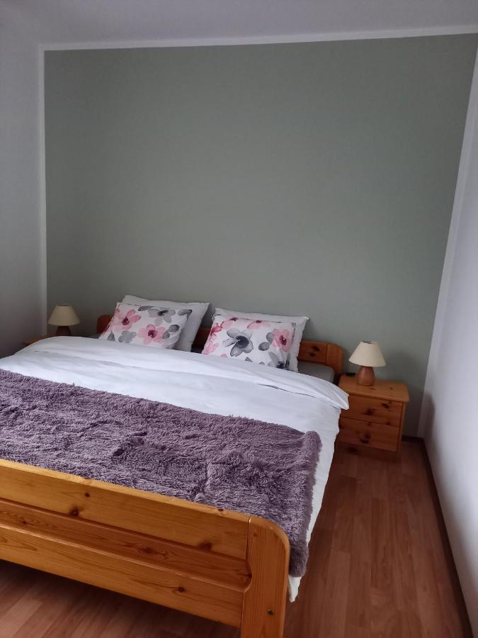 Apartamenty Agat Pieszyce Bagian luar foto