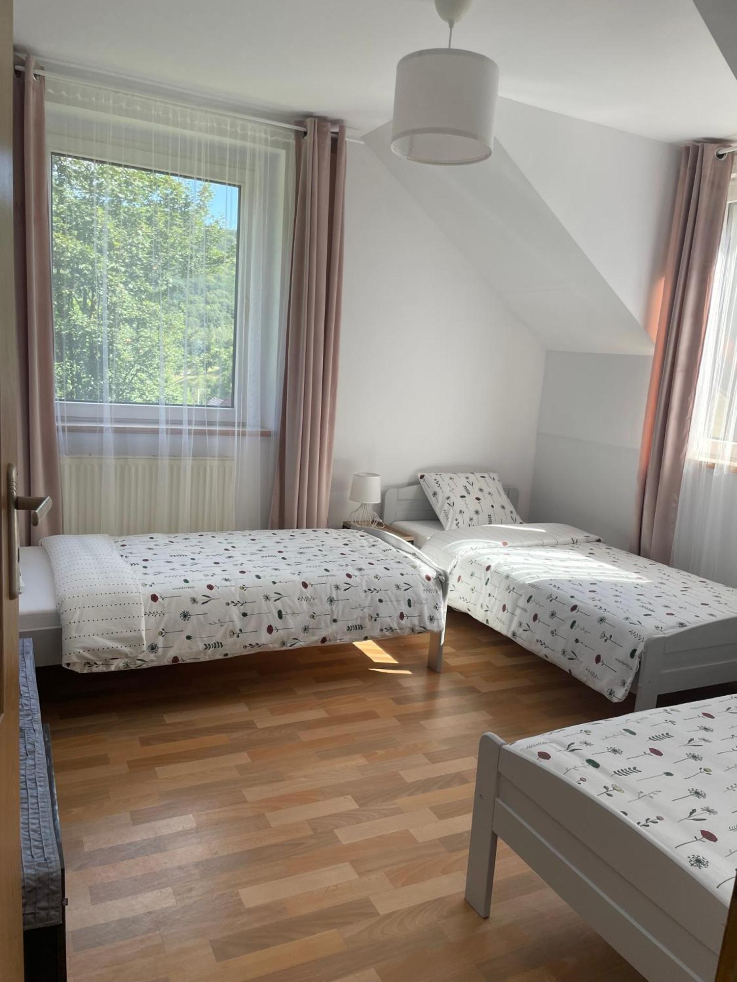 Apartamenty Agat Pieszyce Bagian luar foto
